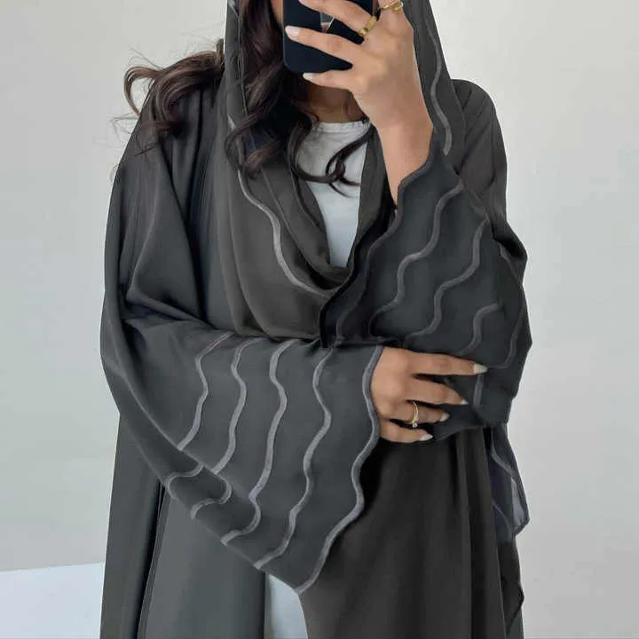 عباءة إسلامية مطرزة باللون الأسود ,Black embroidered Islamic abaya