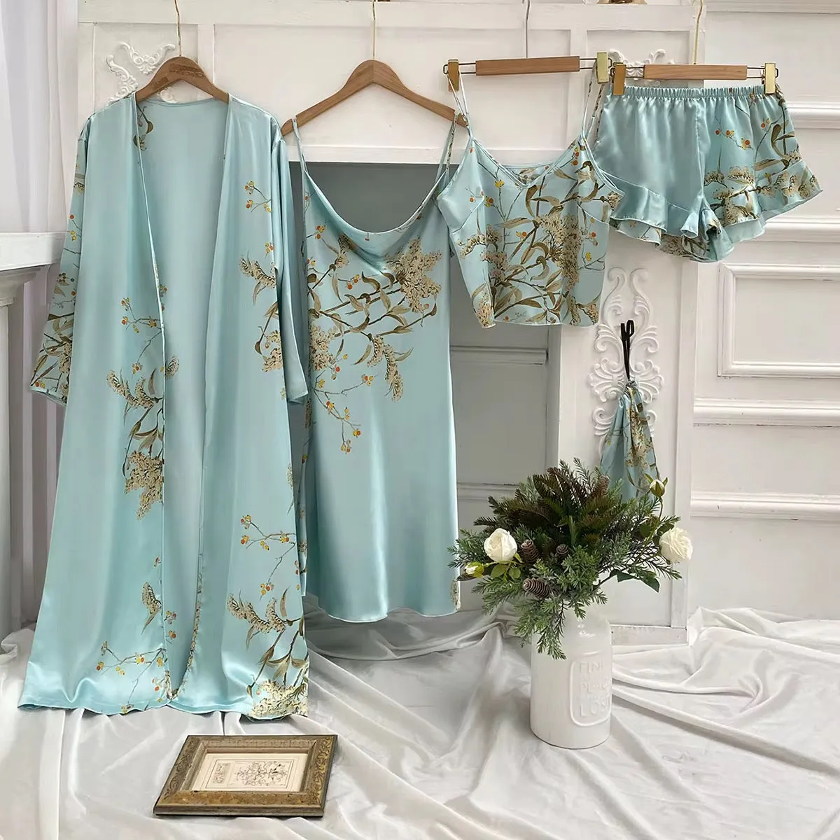 بيجامات حريرية مطبوعة بالزهور-طقم روب للنساء Floral Print Silk Pajamas--Women's Robe Set