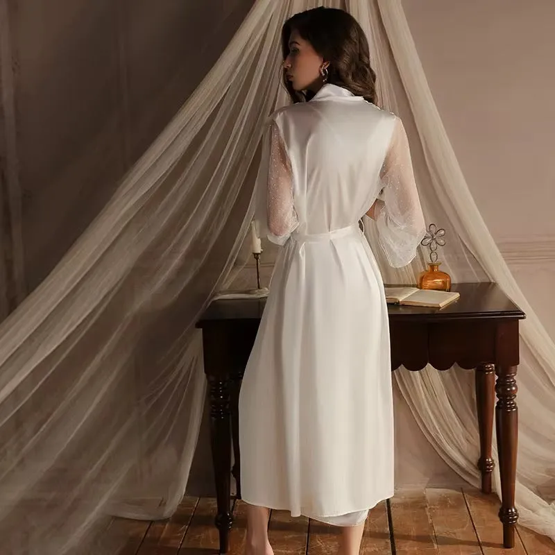 ثوب نوم طويل   long nightgown