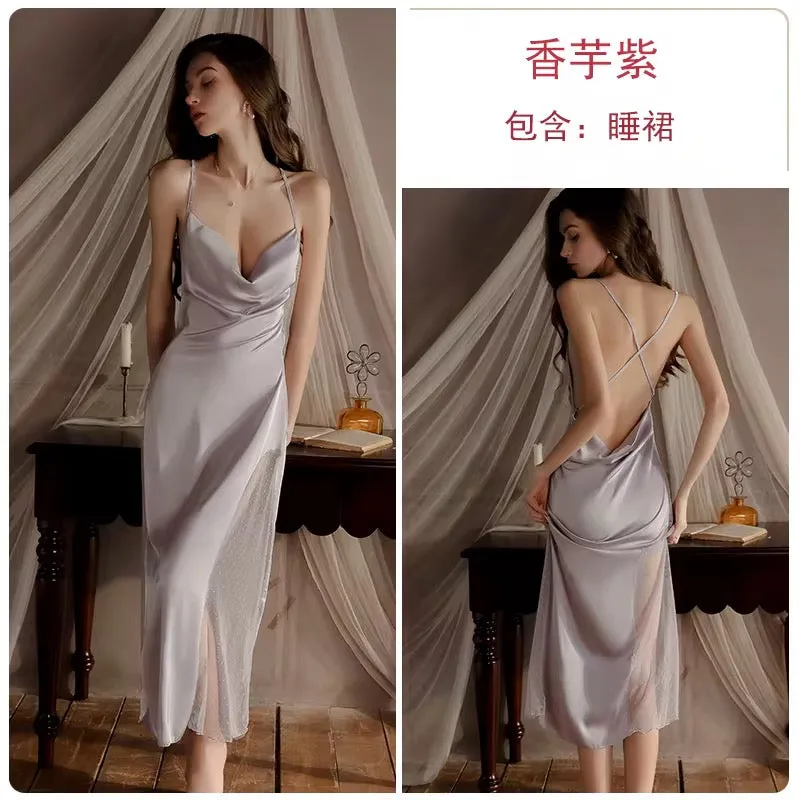 ثوب نوم طويل   long nightgown
