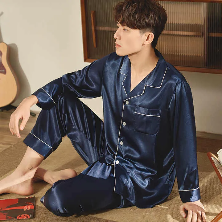 منامة للرجال الشتاء الرجال ملابس خاصة منامة . Men's pajamas winter men's special clothing pajamas