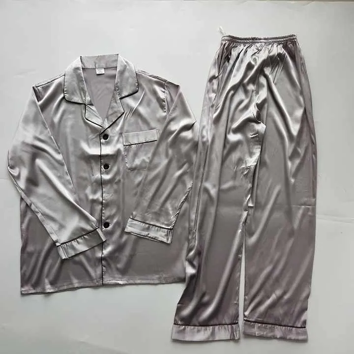 منامة للرجال الشتاء الرجال ملابس خاصة منامة . Men's pajamas winter men's special clothing pajamas
