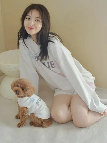 Airy Moco Flower Logo Jacquard Pullover Sweater
