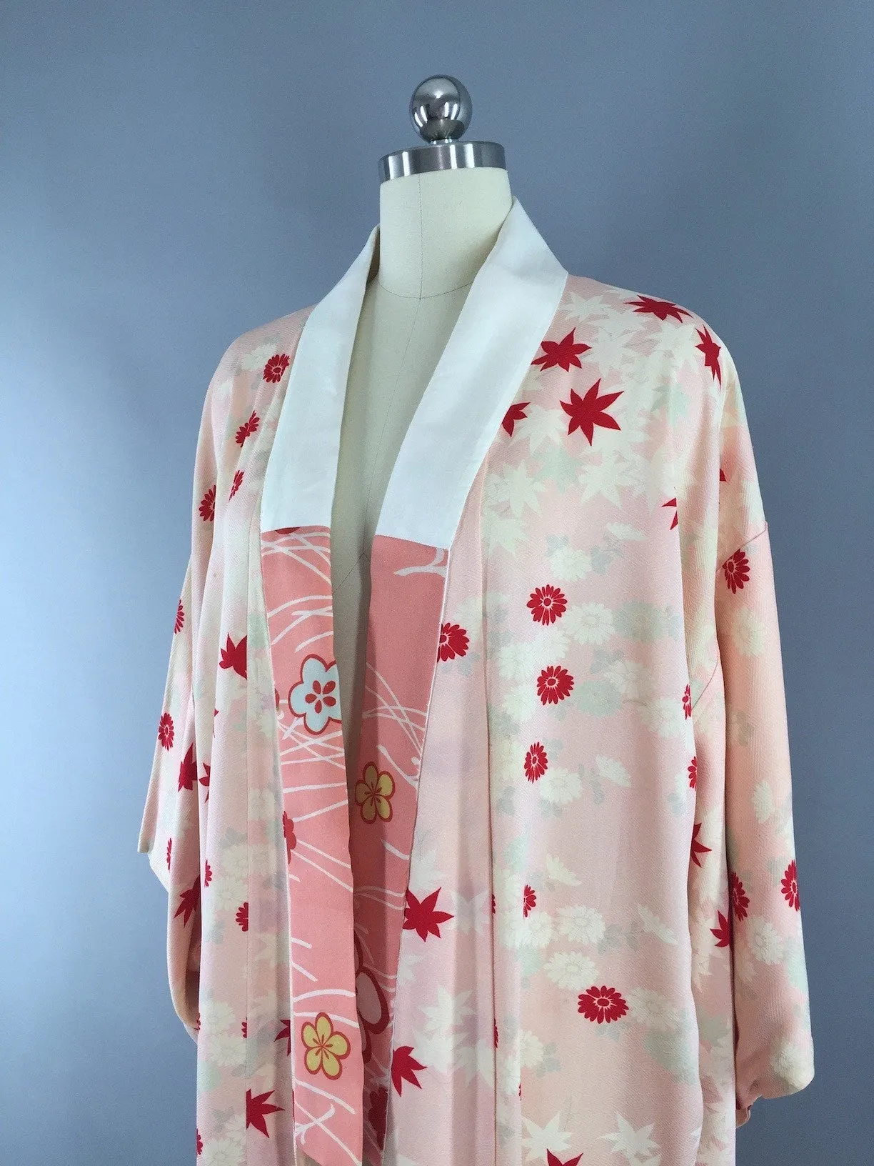 Vintage 1940s Silk Kimono Robe / Peach & Red Floral