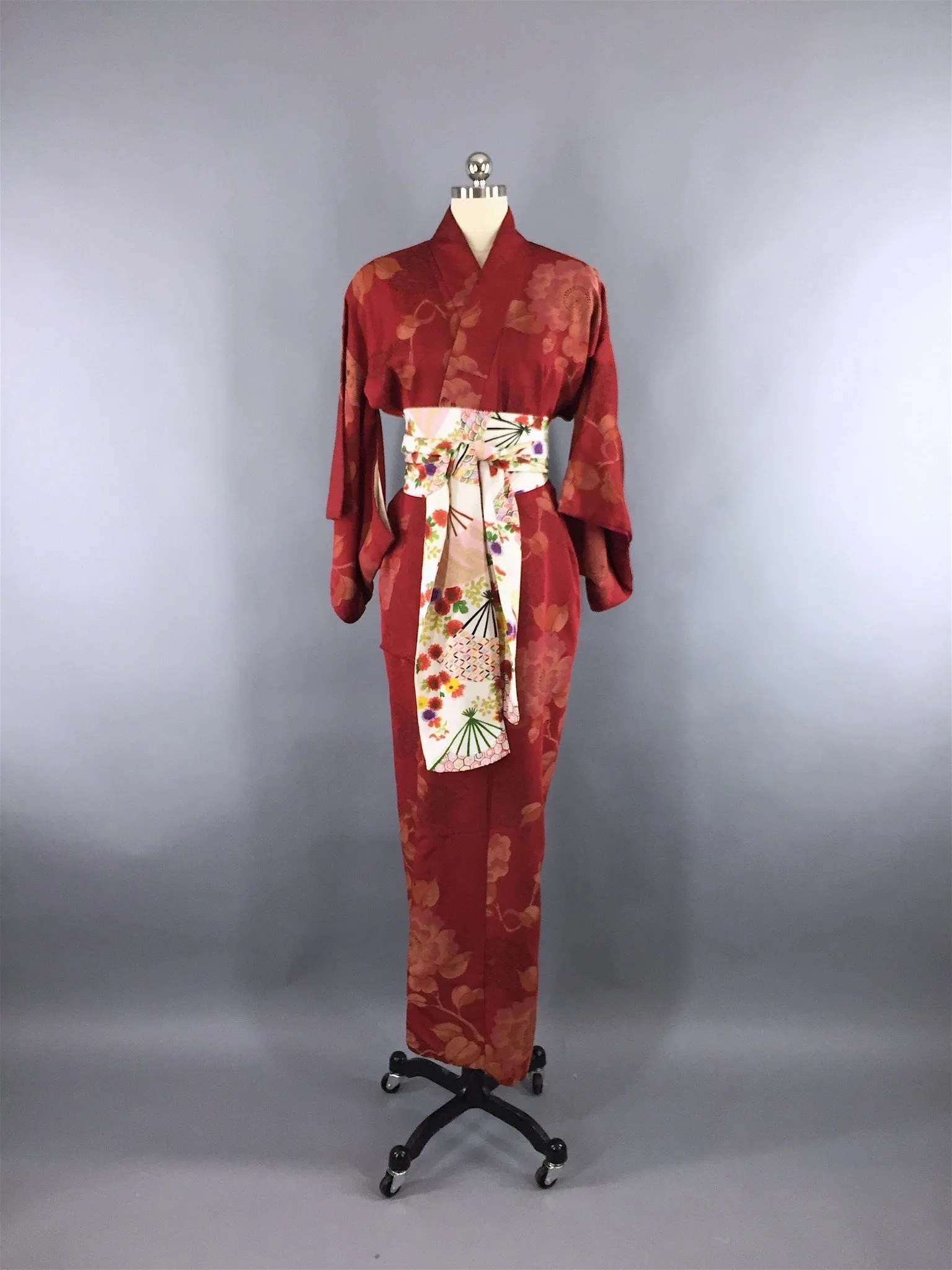 Vintage 1950s Silk Kimono Robe / Brick Red Floral Omeshi Floral