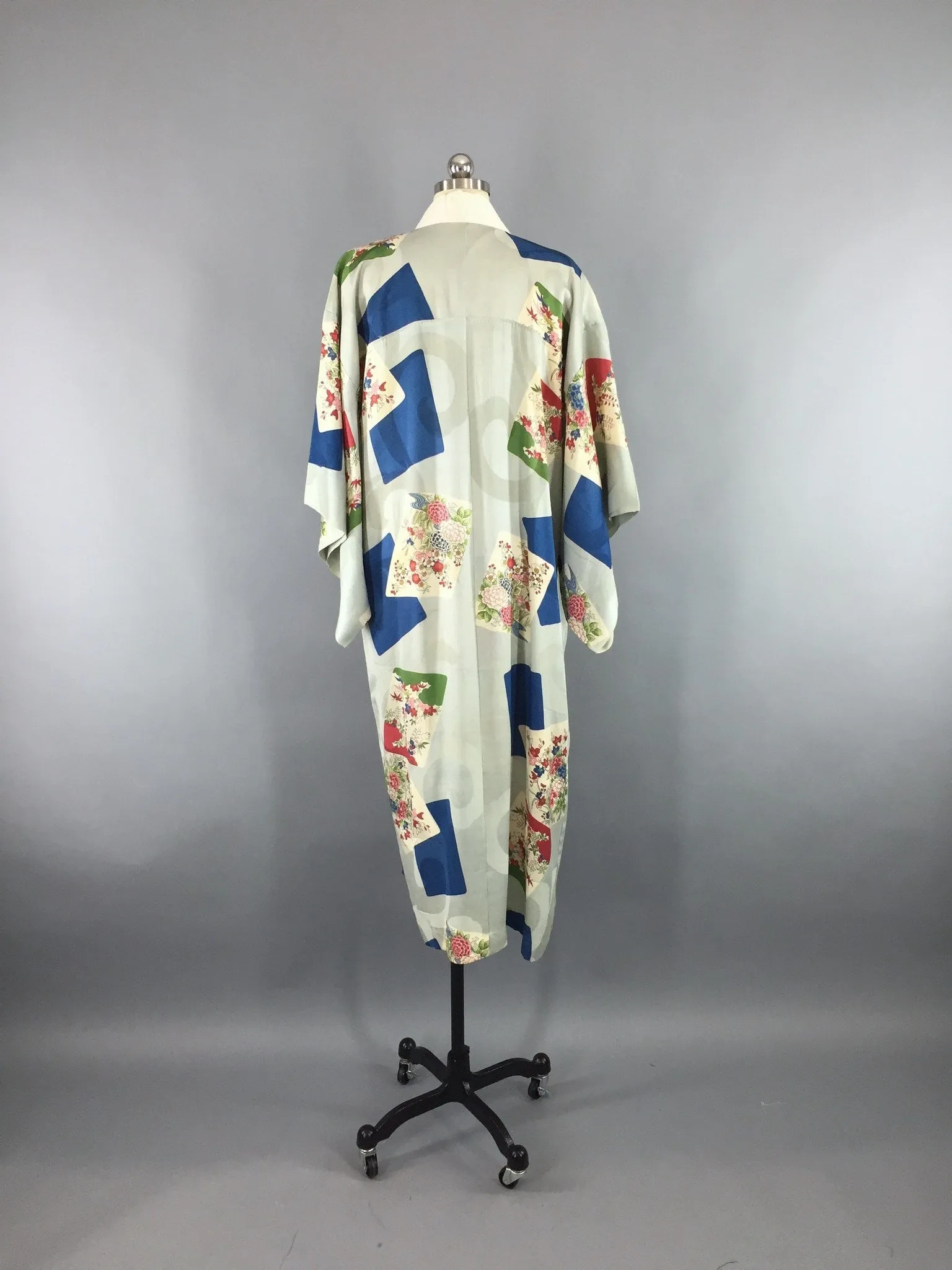 Vintage 1950s Silk Kimono Robe Juban in Blue Floral Print
