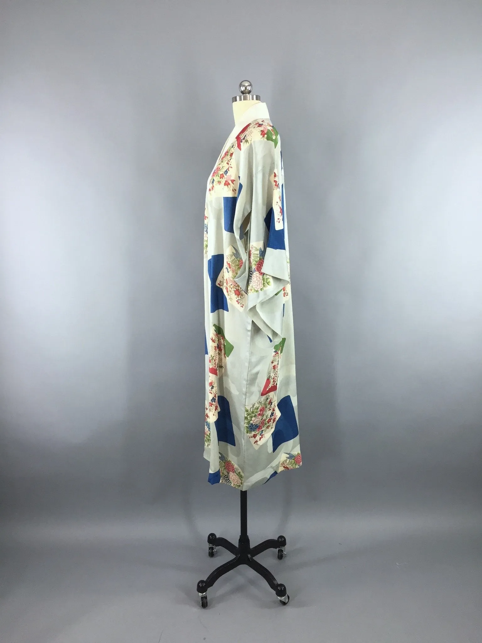 Vintage 1950s Silk Kimono Robe Juban in Blue Floral Print
